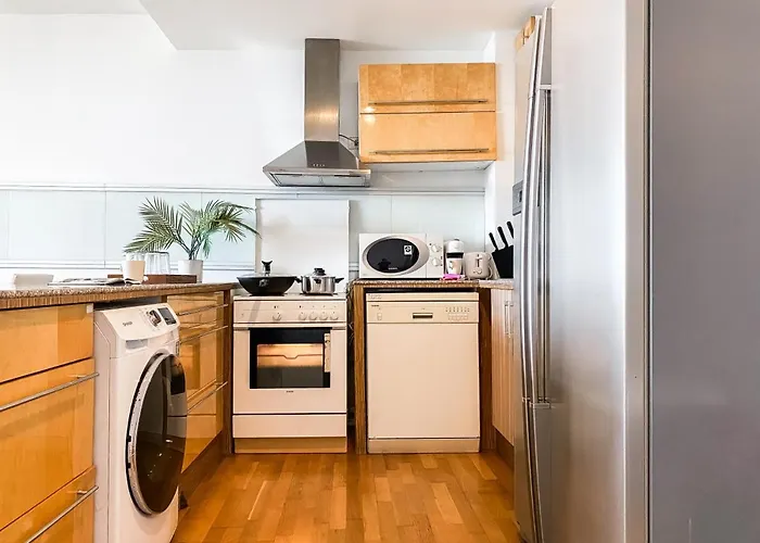 Apartment Downtown View 65 Sqm - Ultra Fast Wifi - Sathorn *