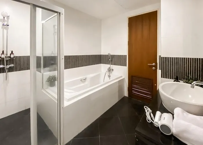 Downtown View 65 Sqm - Ultra Fast Wifi - Sathorn Apartment Bangkok